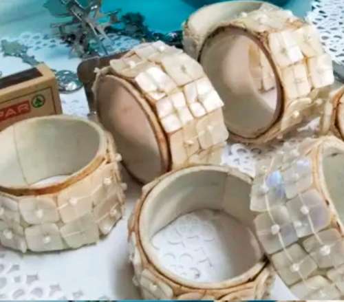 Serviette Rings - 8 Mother of Pearl bead trim