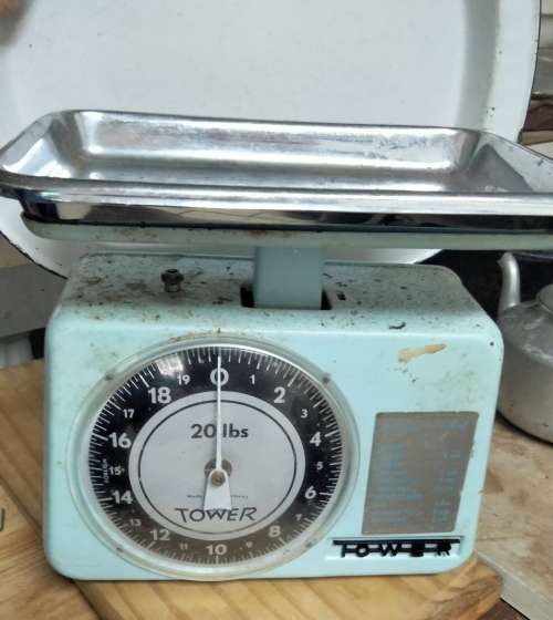 Scale - TOWER + Top Silver Tray