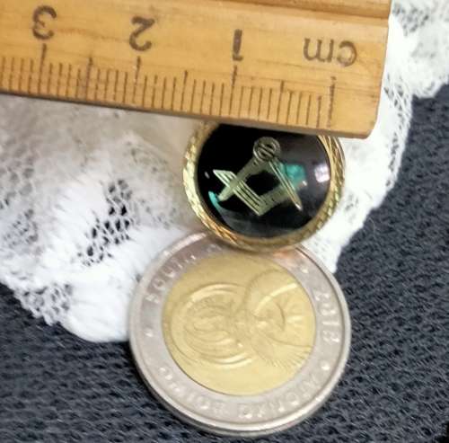 MASONIC PENDANT gold Tone metal + only 1 cuff link LOOK At My BUY NOW Items NO WAITING