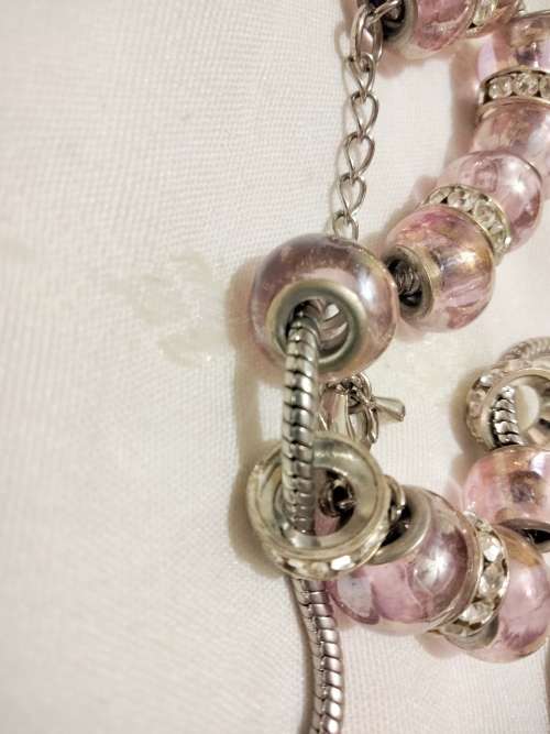 Necklace Pretty Pink Glass beads silver tone chain lobster claspLOOK At MY BUY NOW ltems NO WAITING