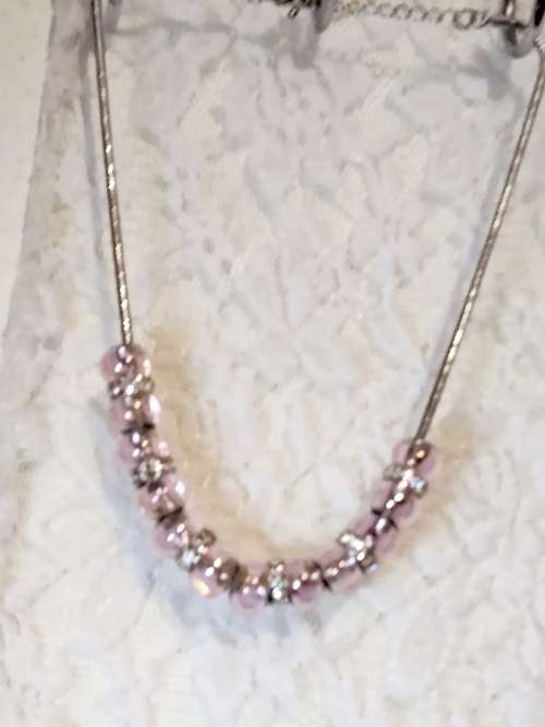 Necklace Pretty Pink Glass beads silver tone chain lobster claspLOOK At MY BUY NOW ltems NO WAITING