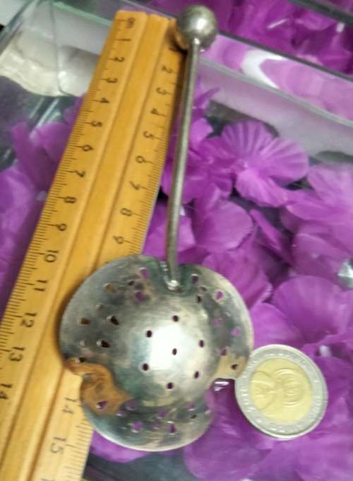 1 Cloverleaf shape Sugar Sifter Plated Spoon  bowl serated edges Cutout multiple shapes Ball finial