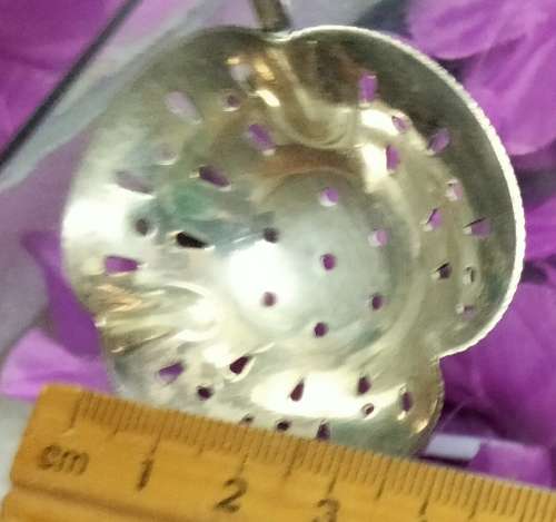 1 Cloverleaf shape Sugar Sifter Plated Spoon  bowl serated edges Cutout multiple shapes Ball finial