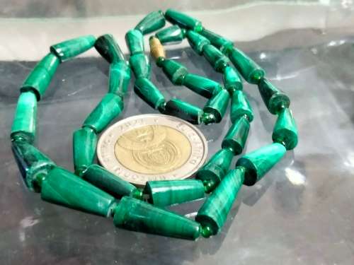 Necklace Malachite SEMI PRECIOUS GEM STONE GREEN Graduating Conical shapes+glass bead spacers Turkey