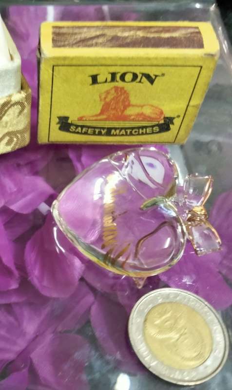 Glass Heart  - Grandmother Sentiment gilt trim Bow +Original box