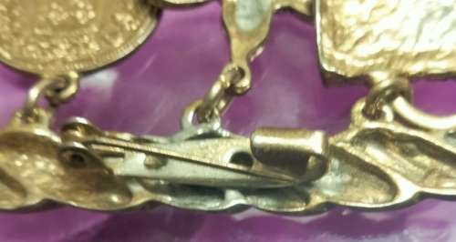BROOCH Vintage French-Bar with 3 Charms on French 1Fleur de lys 1 medallion head on 1 hand bag