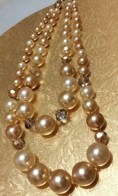 Necklace  - Bib  2 Strand Faceted cut crystal clear+ Faux graduating Pearls gemstone lobster clasp