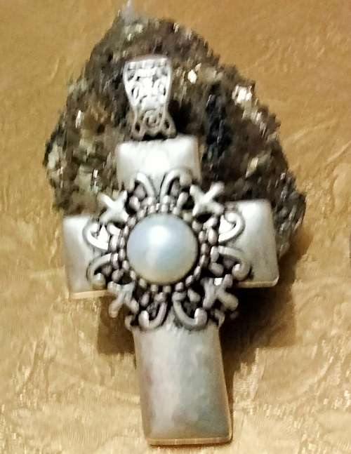 Pendant - Cross  Large Central faux Pearl + chain SILVER TONE metal