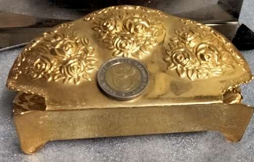 SERVIETTE holder - Gold plate Embossed ROSES to Compliment your Old Country Rose (Porcelain)