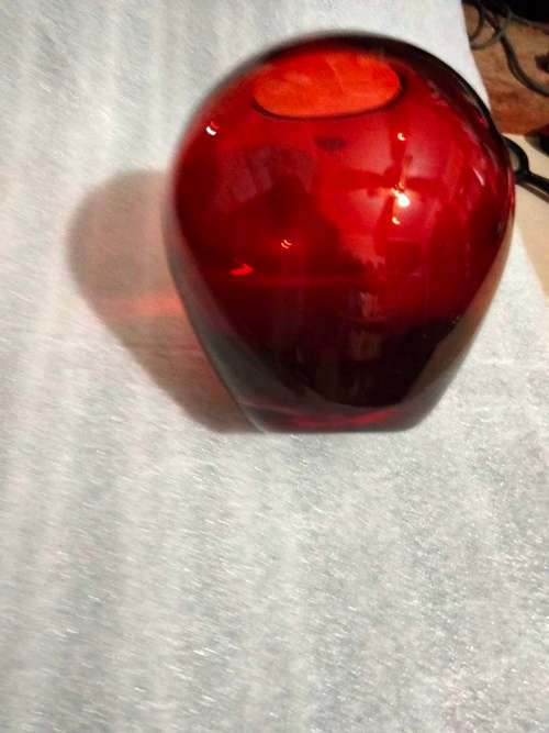 Vase + SEA SHELL- 1RUBY RED ART Glass Ovoid* Whitfriar style*Display Shells BUY NOW items NO WAITING