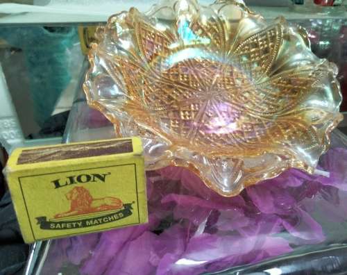 Carnival Glass dish - Frilled scalloped edge* points *Cut Circles  Diamond Pattern Condition perfect