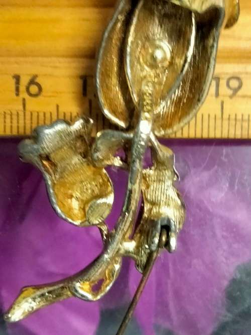 BROOCH - Vintage stamped maker`HOLLYWOOD`Rose+Earrings clip on 1960`s