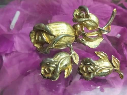 BROOCH - Vintage stamped maker`HOLLYWOOD`Rose+Earrings clip on 1960`s