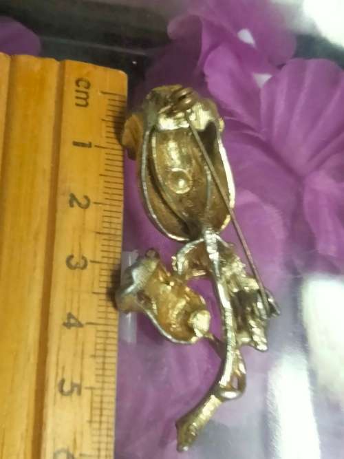 BROOCH - Vintage stamped maker`HOLLYWOOD`Rose+Earrings clip on 1960`s