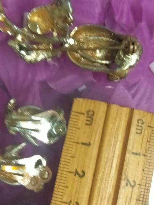 BROOCH - Vintage stamped maker`HOLLYWOOD`Rose+Earrings clip on 1960`s