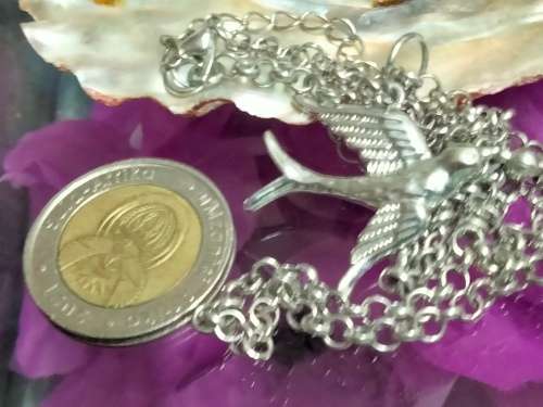 Necklace Pendant - small bird Silver tone metal+Chain MOD.LOOK At My BUY NOW ltems NO WAITING