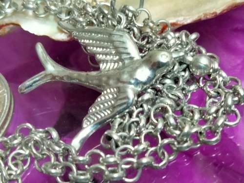 Necklace Pendant - small bird Silver tone metal+Chain MOD.LOOK At My BUY NOW ltems NO WAITING