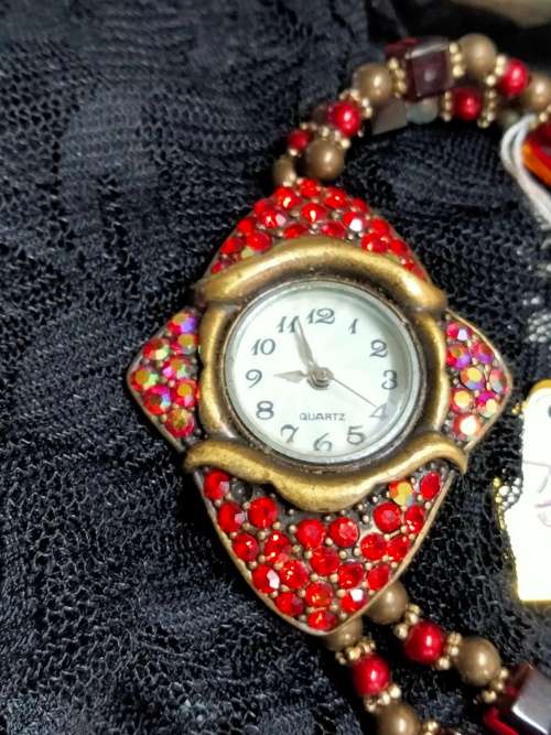 1 SWATCH AG 2007 Swarovski Crystals+1QUARTZ Pre-owned NotTestedLOOK At My BUY NOW NO WAITING