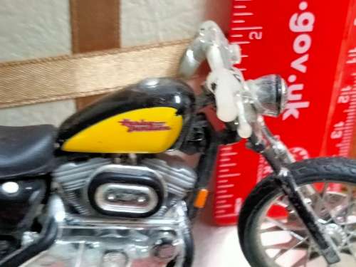 3 items 2 model plastic 1 motor bike HARLEY DAVIDSON +1 bicycle+1 Kawasaki Ninja Plinth Plastic