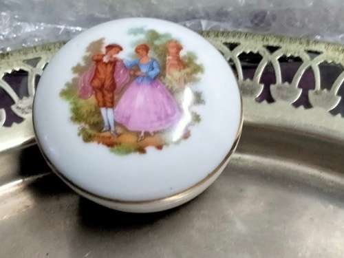 - Pill box+lid-Romantic Couple ceramic REUTTERS GERMANY PorcelainLOOK At My BUY NOW items NO WAITING