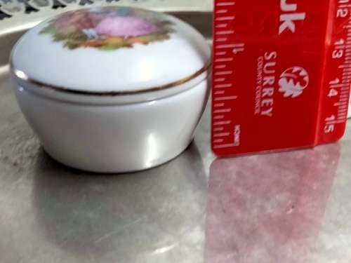 - Pill box+lid-Romantic Couple ceramic REUTTERS GERMANY PorcelainLOOK At My BUY NOW items NO WAITING