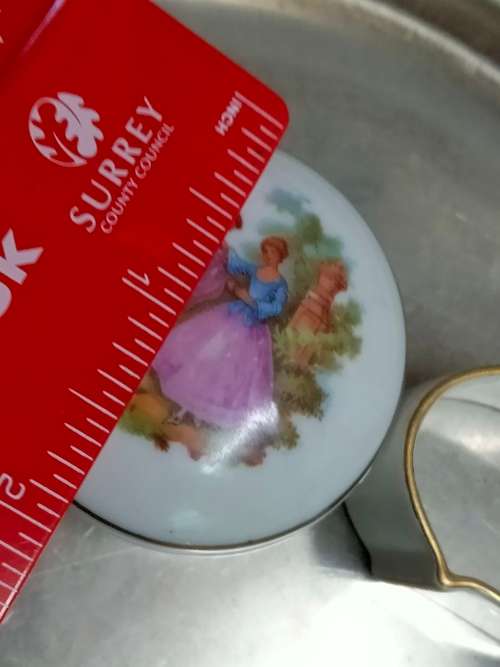 - Pill box+lid-Romantic Couple ceramic REUTTERS GERMANY PorcelainLOOK At My BUY NOW items NO WAITING