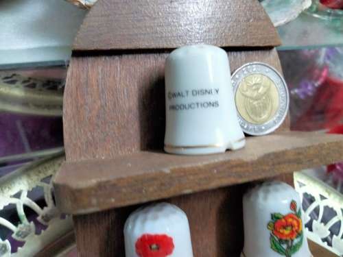 Thimbles+Stand - 1Wood stand + 6 Ceramic thimbles