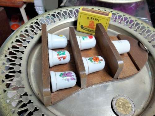 Thimbles+Stand - 1Wood stand + 6 Ceramic thimbles