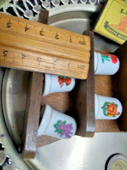 Thimbles+Stand - 1Wood stand + 6 Ceramic thimbles