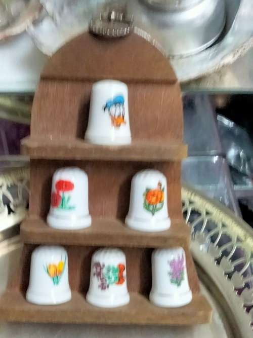Thimbles+Stand - 1Wood stand + 6 Ceramic thimbles