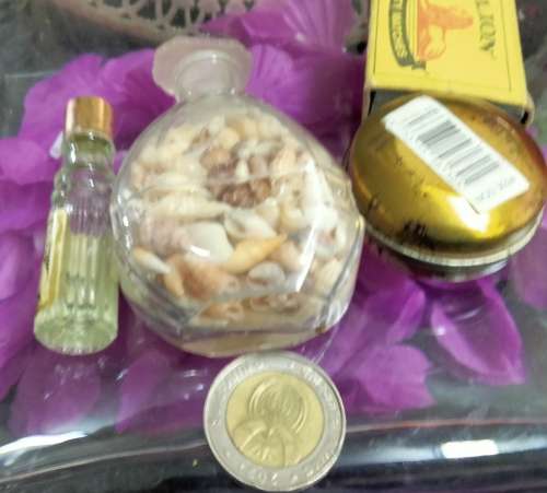 2 glass Perfume BOTTLES+ lids1has sea shells+ 1 Tin emptyLOOK At All My BUY NOW Listings NO WAITING