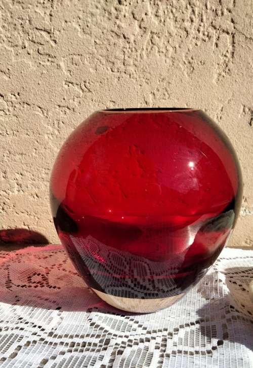 Vase + SEA SHELL- 1RUBY RED ART Glass Ovoid* Whitfriar style*Display Shells BUY NOW items NO WAITING