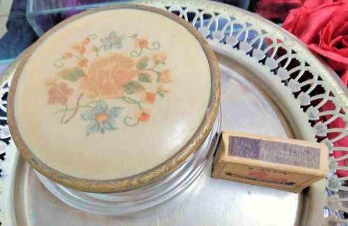 Glass box -1 Vanity Dressing Table decor Lid edge Nielio work LOOK At My BUY NOW LISTINGS NO WAITING