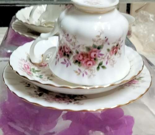 ROYAL ALBERT -SUGAR bowl+Trio Lavender Rose c1962/70