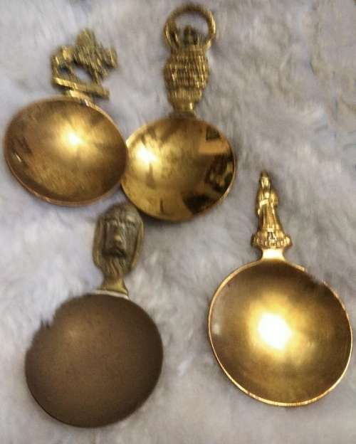 TEA CADDY Scoops - 4 Brass Esmeralda Chaucer Jenny Jones Dog LOOK At My BUY NOW items NO WAITING