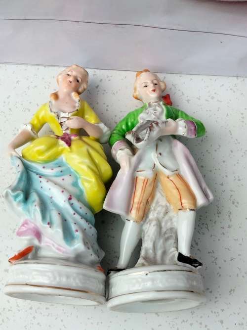 FIGURINES Lady + Gentleman Victorian style Porcelain LOOK At My BUY NOW - NO WAITING