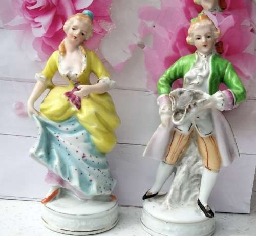 FIGURINES Lady + Gentleman Victorian style Porcelain LOOK At My BUY NOW - NO WAITING