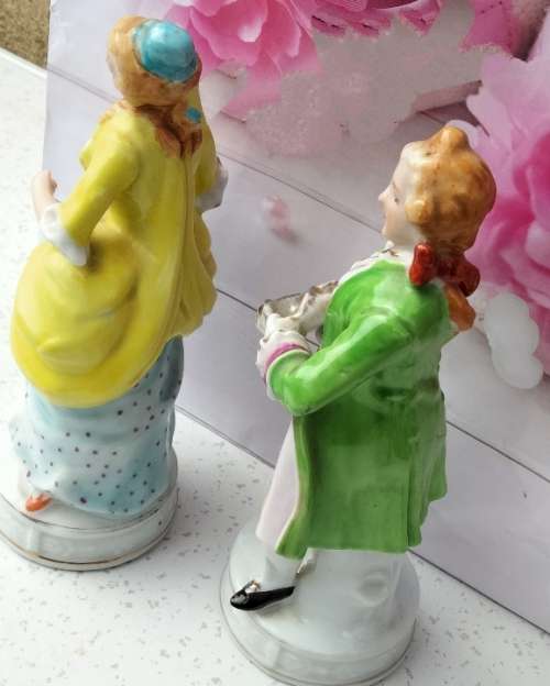 FIGURINES Lady + Gentleman Victorian style Porcelain LOOK At My BUY NOW - NO WAITING