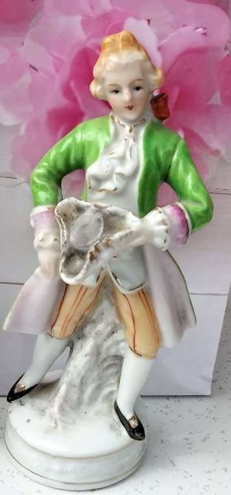 FIGURINES Lady + Gentleman Victorian style Porcelain LOOK At My BUY NOW - NO WAITING