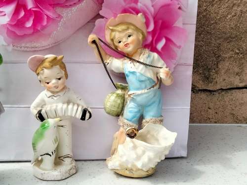FIGURINES 2 Boys Victorian style Porcelain hand painted LOOK At My BUY NOW * NO WAITING
