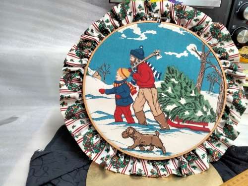 CHRISTMAS WREATH material over frame Scene tree dog boy*LOOK At My BUY NOW items NO WAITING