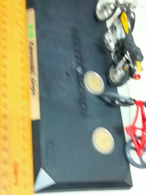 3 items 2 model plastic 1 motor bike HARLEY DAVIDSON +1 bicycle+1 Kawasaki Ninja Plinth Plastic