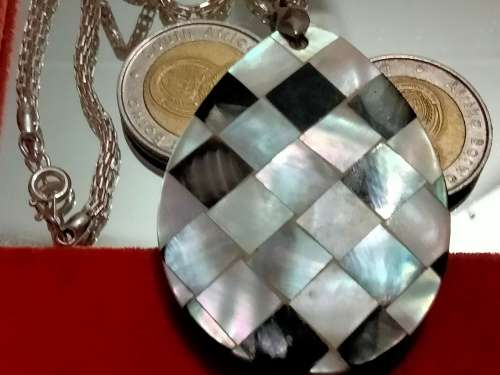 Genuine CHECKERED M o Pearl*Tear Drop Pendant *Silver Tone chain LOOK At My BUY NOW items NO WAITING