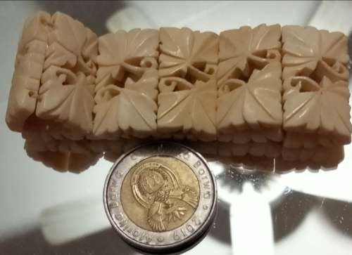Bracelet Cream Bakelite hard plastic stretch style bracelet look at my Buy Now items No Waiting