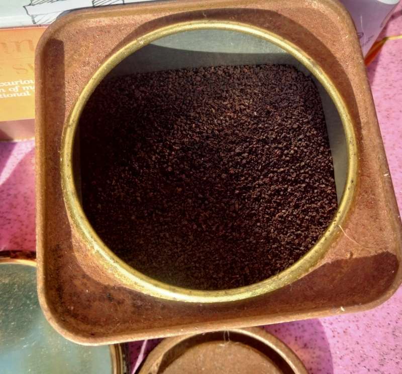 4 TIN 3 Tea Tins -2 have tea old tea leaves in- 1 Joko empty+Biscuits empty