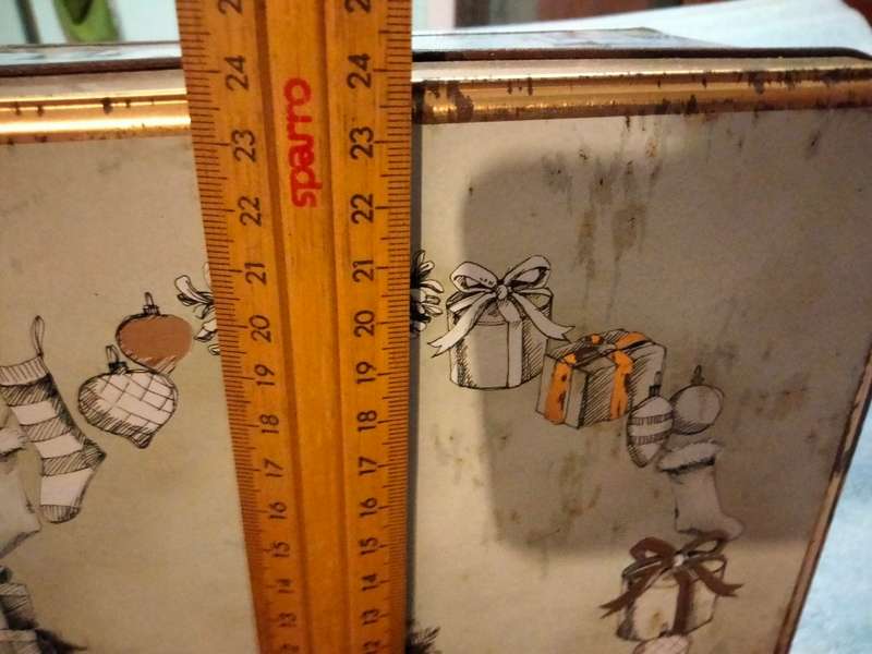 4 TIN 3 Tea Tins -2 have tea old tea leaves in- 1 Joko empty+Biscuits empty