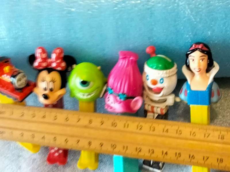Job lot 5 PEZ+ 1 other tops figurine -Mini mouse Thomas tank engine Snow white