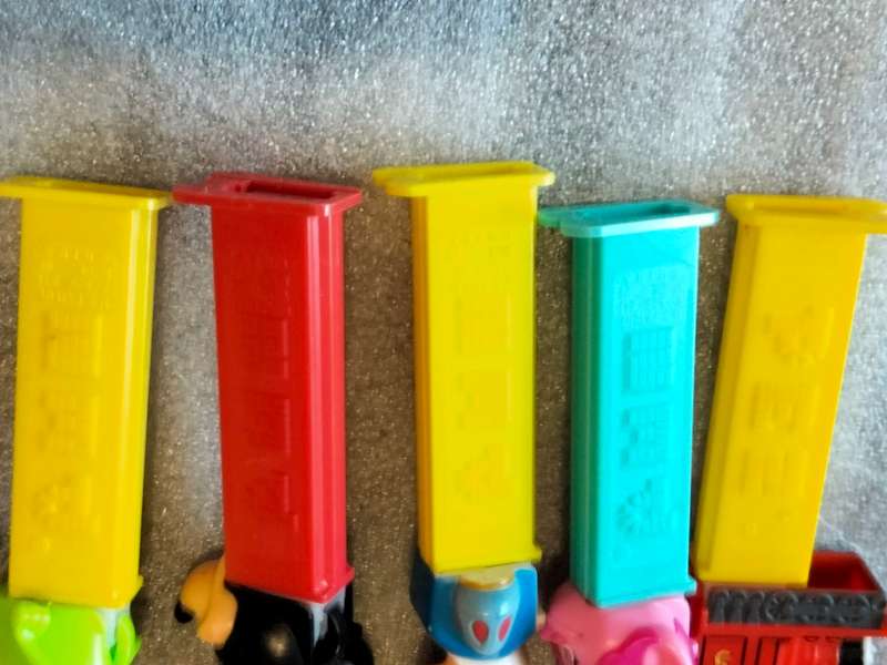 Job lot 5 PEZ+ 1 other tops figurine -Mini mouse Thomas tank engine Snow white