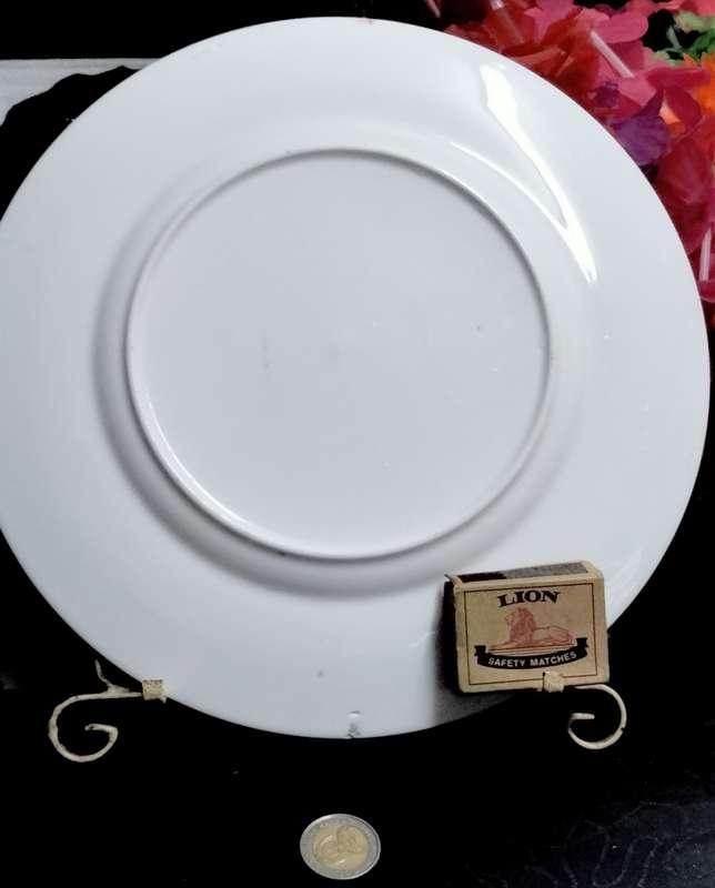 EXQUISITE!!  WALL Plate -Old Coach House York -Black Gilt trim LOOK At My BUYNOW Listings NO WAITING