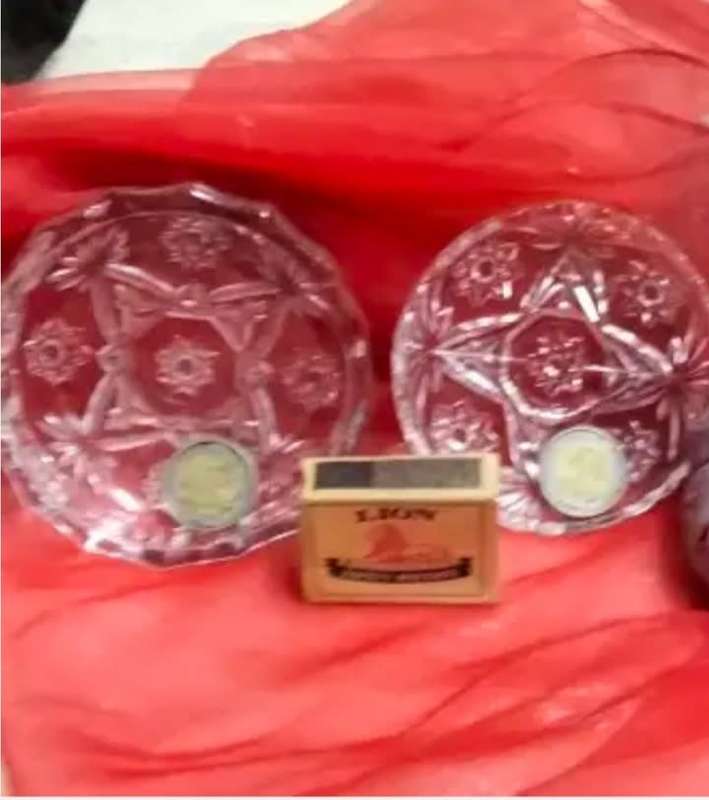 2 Early American Presscut Anchor Hocking*Ashtray*butter/Pin tray LOOKatMy BUY NOW items NO WAITING
